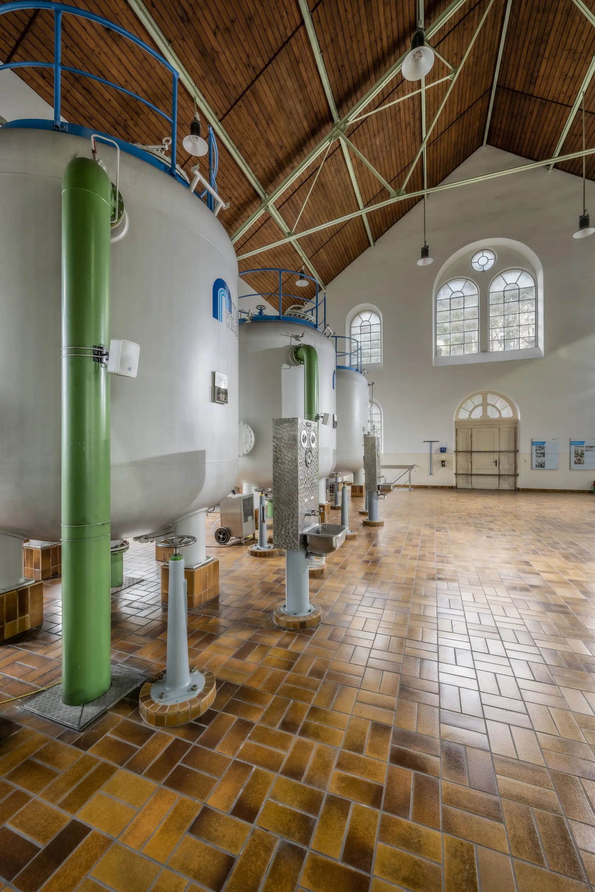 Halle des historischen Wasserwerks Würzburg-Zell mit Filterkesseln